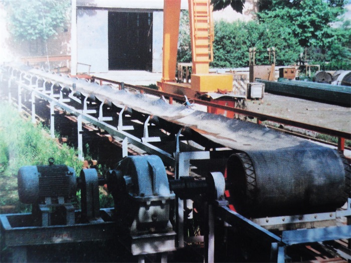 DT75型通用固定式帶式輸送機(圖3)